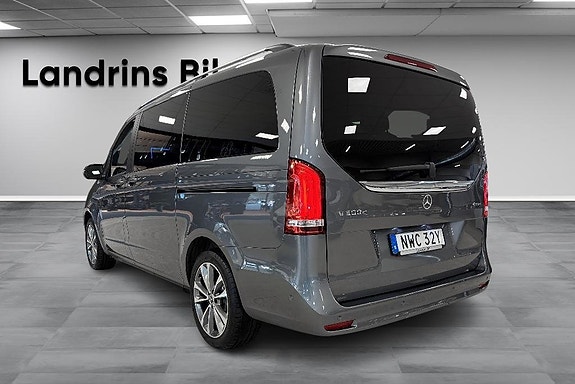 Mercedes-Benz V300 6 of 23