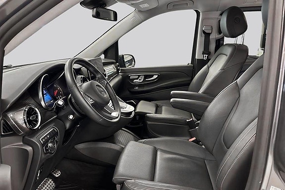 Mercedes-Benz V300 8 of 23