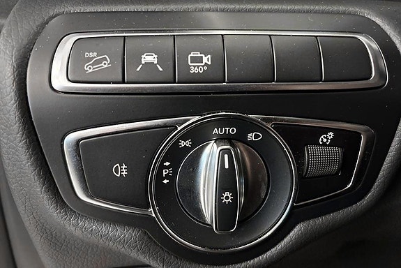 Mercedes-Benz V300 22 of 23