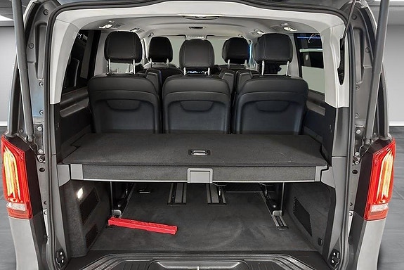 Mercedes-Benz V300 14 of 23