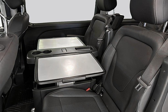 Mercedes-Benz V300 18 of 23