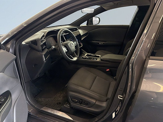 Lexus RZ300e 7 of 21