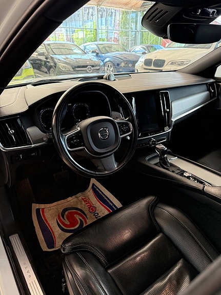 Volvo V90 Cross Country 4 of 5