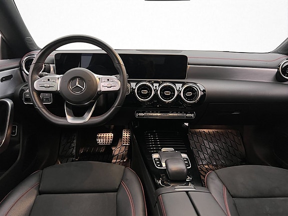Mercedes-Benz CLA180 14 of 30