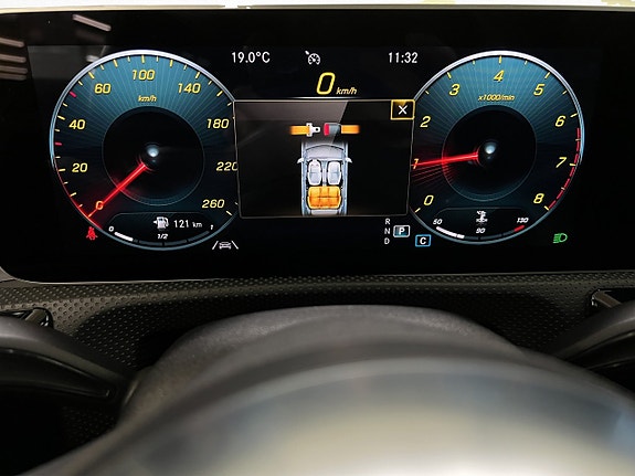Mercedes-Benz CLA180 17 of 30
