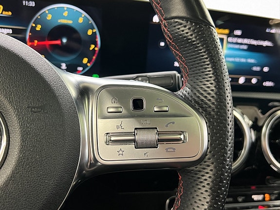 Mercedes-Benz CLA180 18 of 30