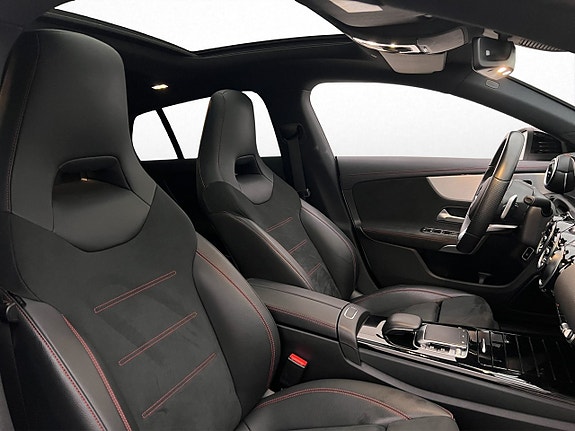 Mercedes-Benz CLA180 23 of 30