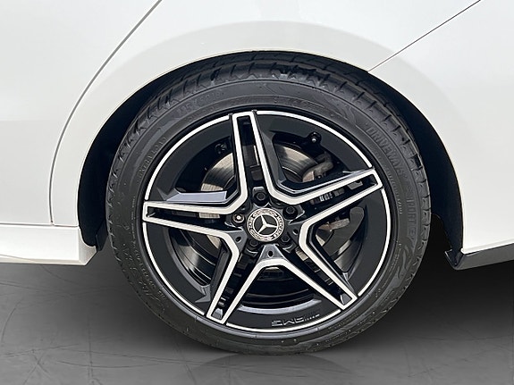 Mercedes-Benz CLA180 30 of 30