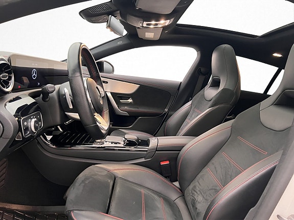 Mercedes-Benz CLA180 13 of 30