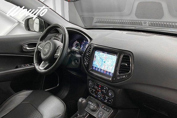 Jeep Compass 12 of 19