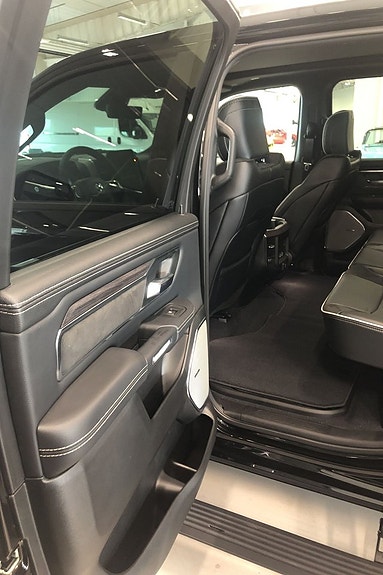 RAM 1500 8 of 12