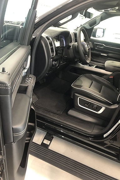 RAM 1500 10 of 12