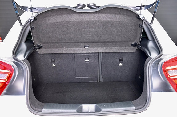 Mercedes-Benz A200 d 8 of 19