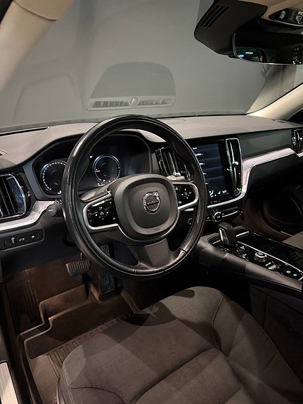 Volvo V60 12 of 18