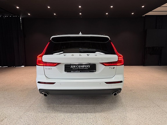 Volvo V60 7 of 18