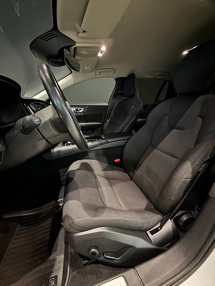 Volvo V60 11 of 18