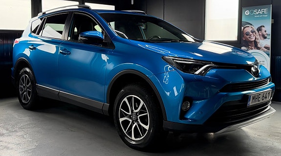 Toyota RAV4 2 of 5