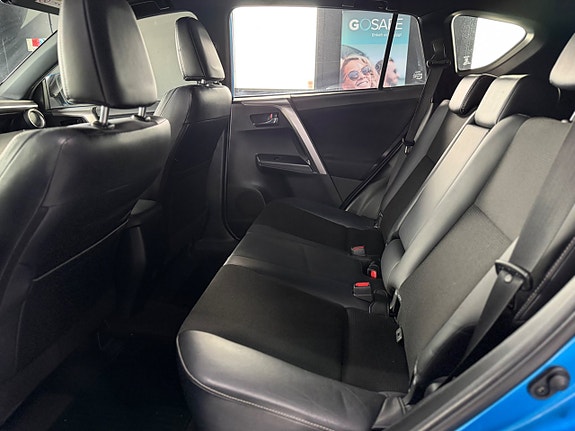Toyota RAV4 13 of 14