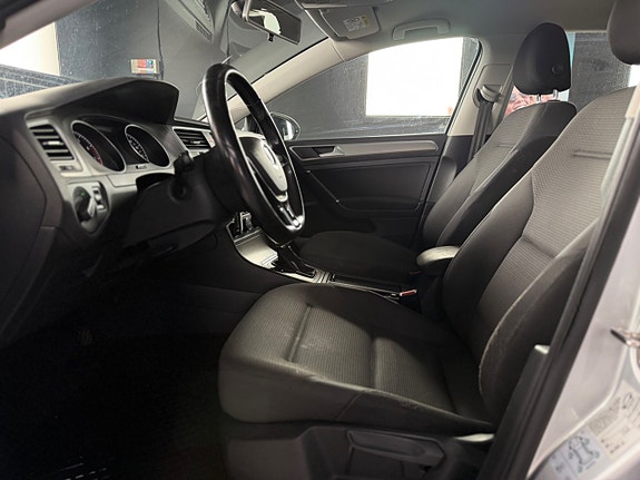 Volkswagen Golf VII 7 of 10