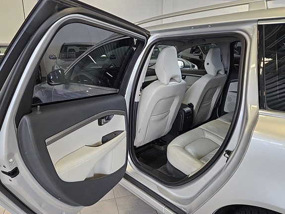 Volvo V70 8 of 15