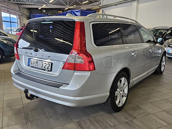 Volvo V70 3 of 15