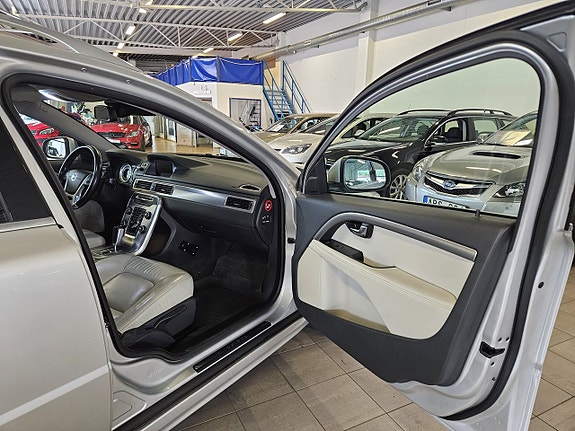 Volvo V70 13 of 15