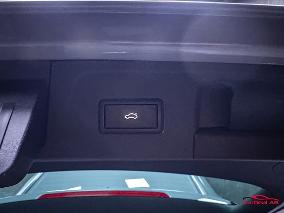 Volkswagen Passat Alltrack 18 of 30