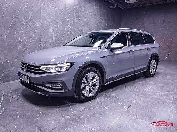 Volkswagen Passat Alltrack 3 of 5