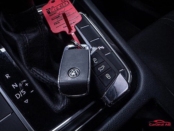 Volkswagen Passat Alltrack 29 of 30