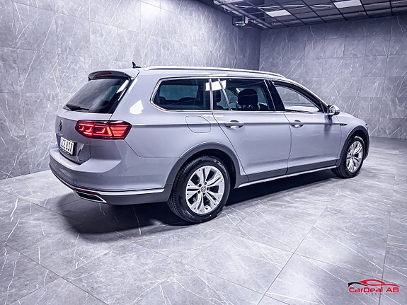 Volkswagen Passat Alltrack 7 of 30