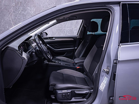 Volkswagen Passat Alltrack 10 of 30
