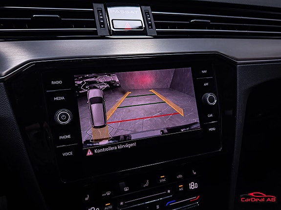 Volkswagen Passat Alltrack 25 of 30