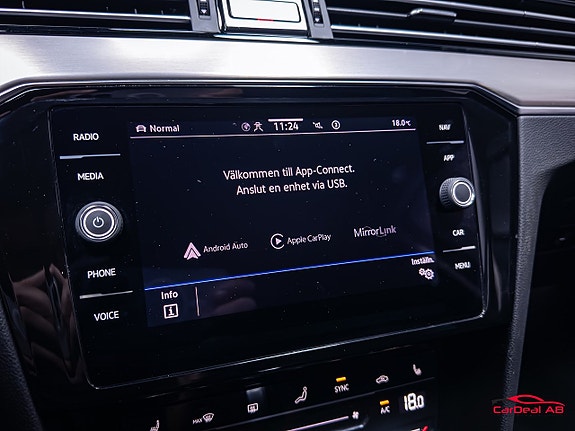 Volkswagen Passat Alltrack 26 of 30
