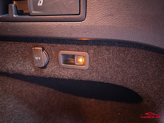 Volkswagen Passat Alltrack 19 of 30