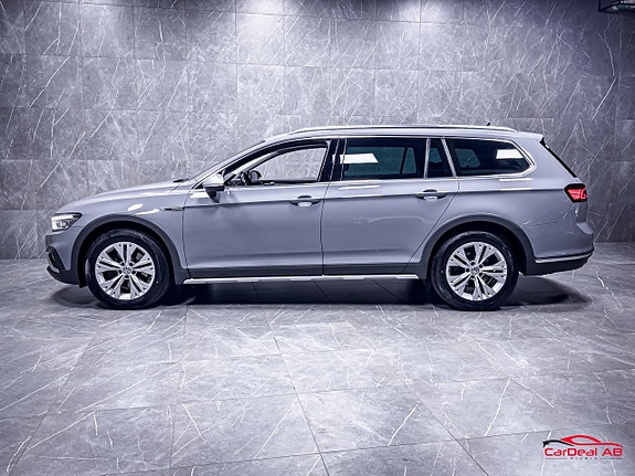 Volkswagen Passat Alltrack 4 of 30