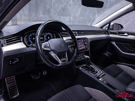 Volkswagen Passat Alltrack 11 of 30