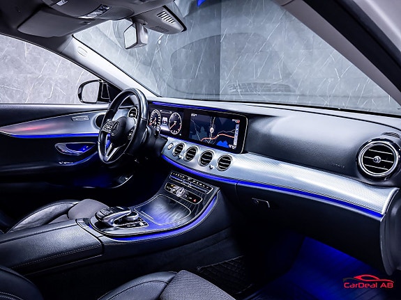 Mercedes-Benz E200 14 of 29