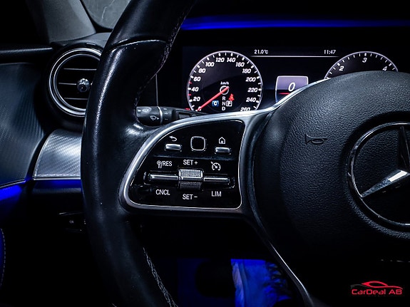 Mercedes-Benz E200 20 of 29