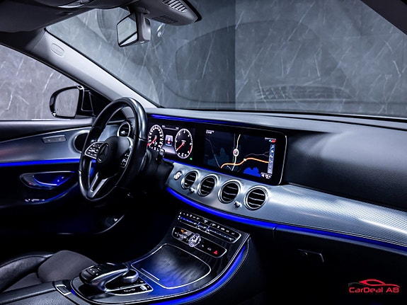 Mercedes-Benz E200 13 of 29