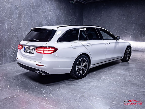 Mercedes-Benz E200 7 of 29