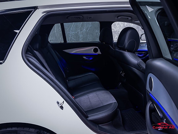 Mercedes-Benz E200 16 of 29