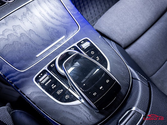 Mercedes-Benz E200 27 of 29