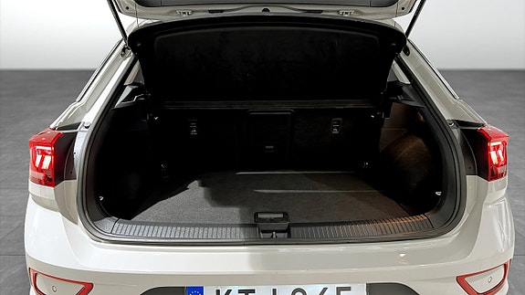 Volkswagen T-Roc 12 of 18