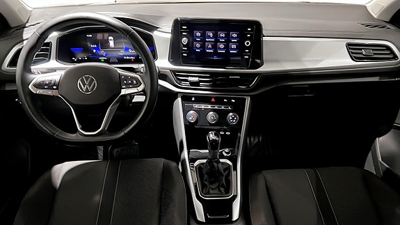 Volkswagen T-Roc 10 of 18