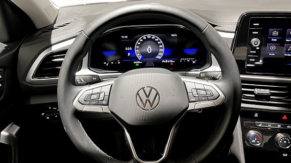 Volkswagen T-Roc 15 of 18