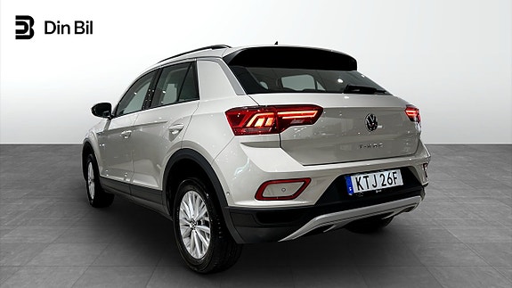 Volkswagen T-Roc 3 of 18