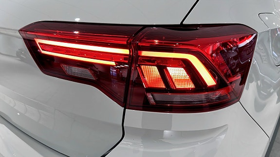 Volkswagen T-Roc 13 of 18