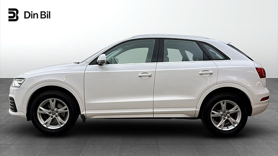 Audi Q3 2 of 20