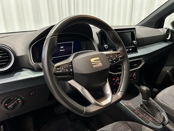 Seat Arona 9 of 14