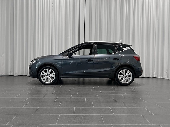 Seat Arona 2 of 5